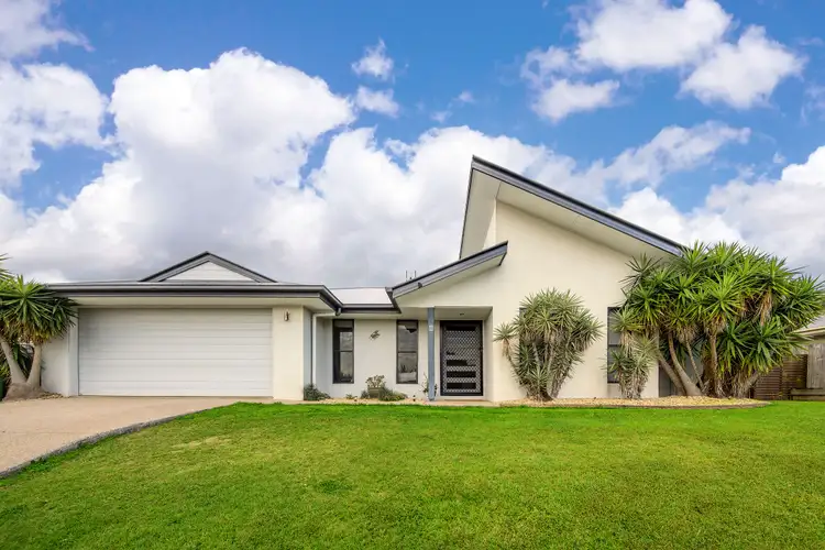 8 Eagle Hawk Drive, Southside QLD 4570