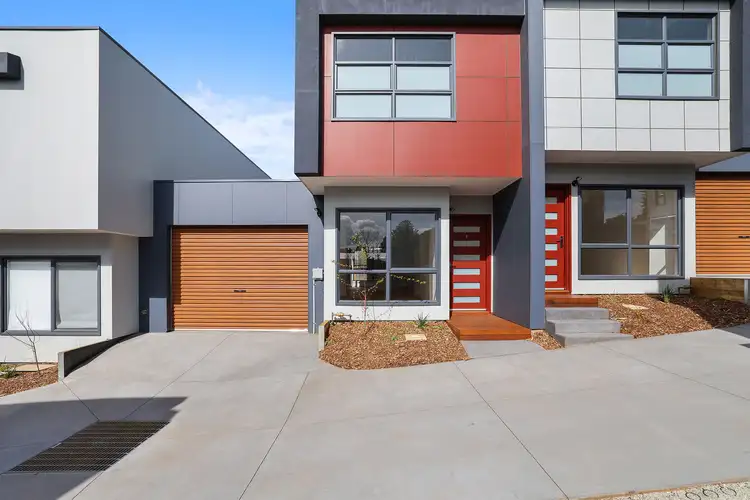 2/10 Parkview Road, Drouin VIC 3818