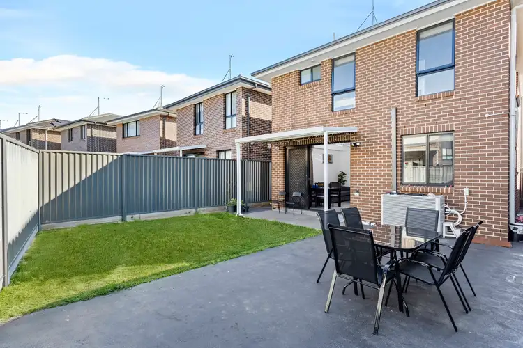 18 Pasfield Crescent, Quakers Hill NSW 2763
