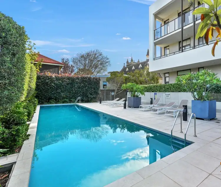 21/1 Freshwater Parade, Claremont WA 6010