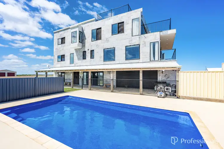 2 Abrolhos Close, Greenough WA 6532