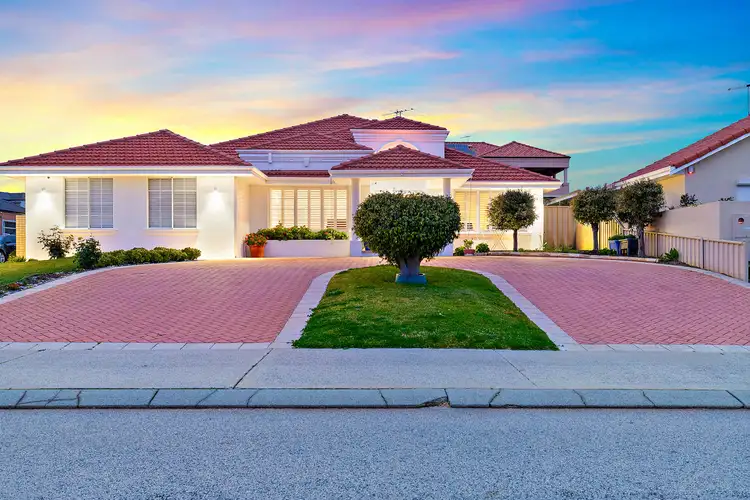 2 Charlotte View, Coogee WA 6166