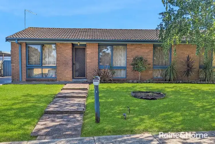 7 Gillespie Court, Cranbourne North VIC 3977