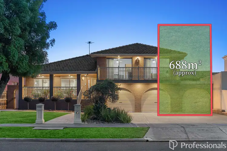 8 BELMONT AVENUE, Keilor Downs VIC 3038