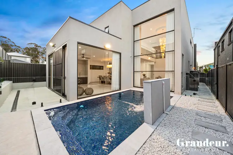 24 Lores Street, Middleton Grange NSW 2171