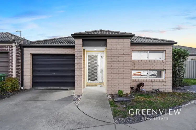 19 Renlik Circuit, Cranbourne North VIC 3977