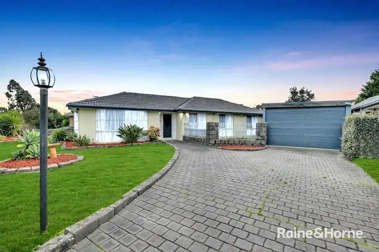 8 Farnborough Avenue, Craigieburn VIC 3064