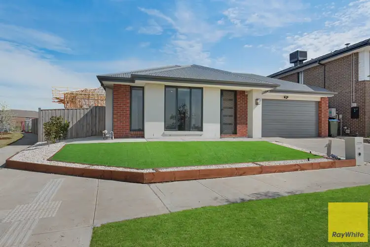 33 Eaglemont Way, Werribee VIC 3030