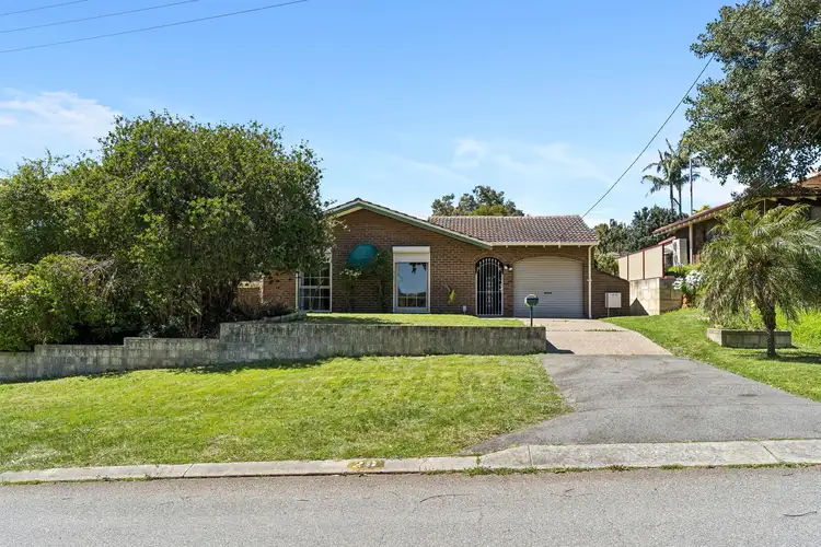 20 Elmwood Crescent, Lesmurdie WA 6076
