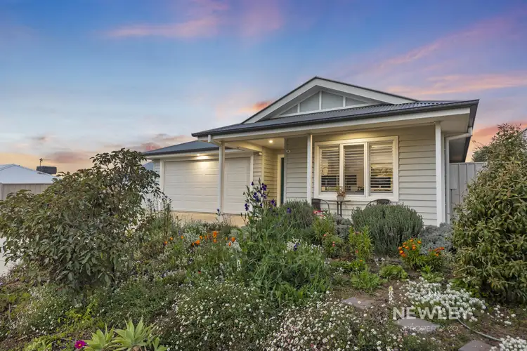 9 Bennelong Crescent