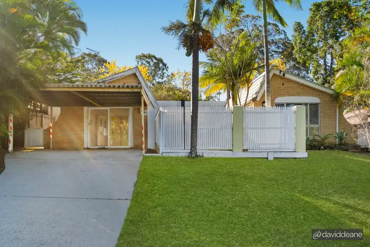 4 Lindfield Drive, Petrie QLD 4502