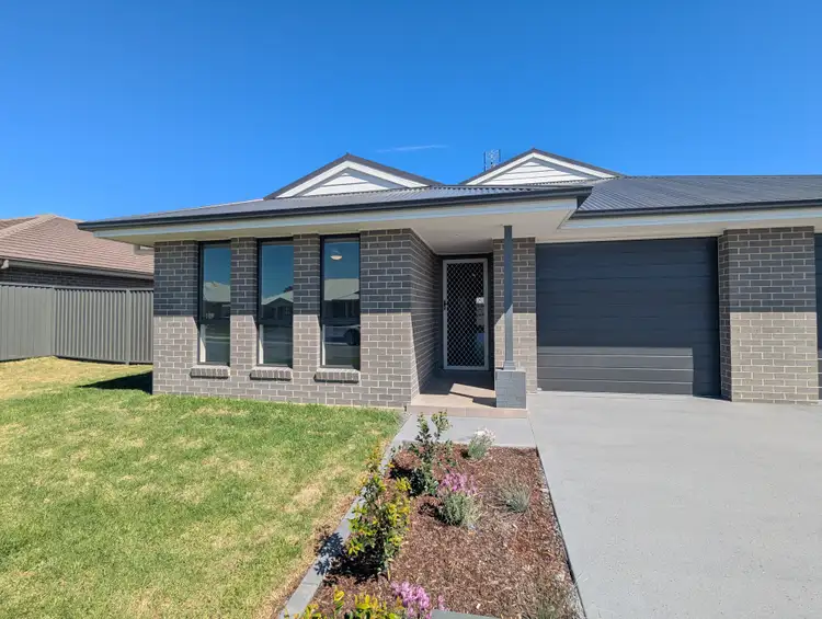 1/20 Lakeside Circuit, Cessnock NSW 2325