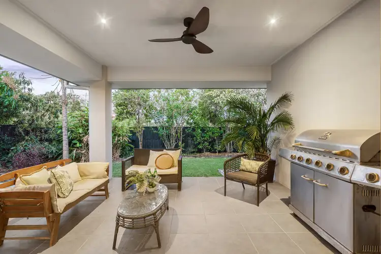 19 Pine Place, Upper Kedron QLD 4055