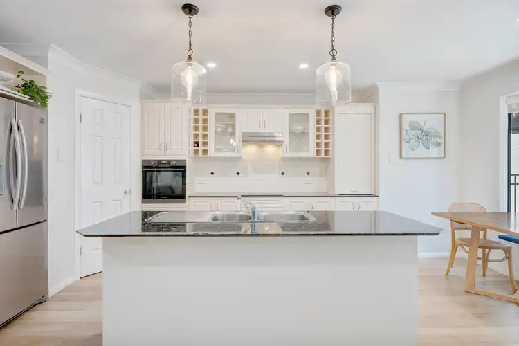 6 Tinaroo Court, Albany Creek QLD 4035