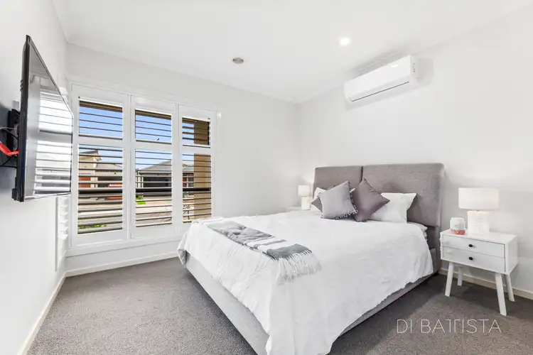 Second view of Homely house listing, 7 Rialto Circuit, Craigieburn VIC 3064