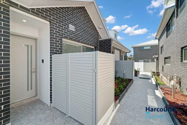 10/2-4 Andrew Place, Girraween NSW 2145