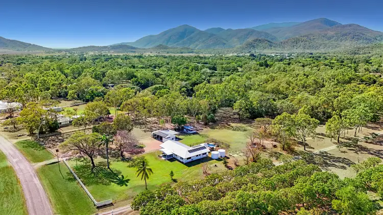 19 Duggan Drive, Alligator Creek QLD 4816