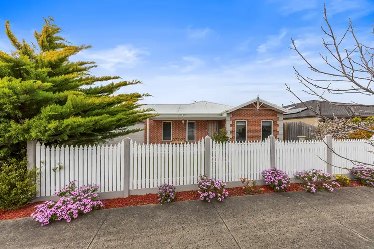 Second view of Homely house listing, 5 Clare court, Garfield VIC 3814