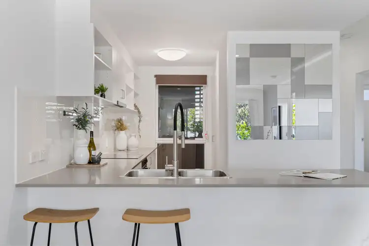 Fifth view of Homely apartment listing, 4/888 WYNNUM RD, Cannon Hill QLD 4170