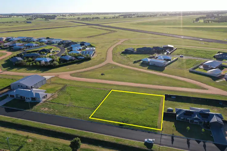 15 Nancy Bird-Walton Drive, Narromine NSW 2821