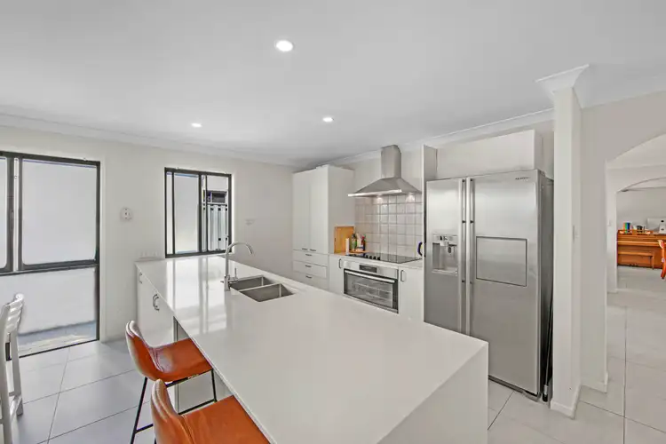 21 Blackwattle Circuit, Arundel QLD 4214