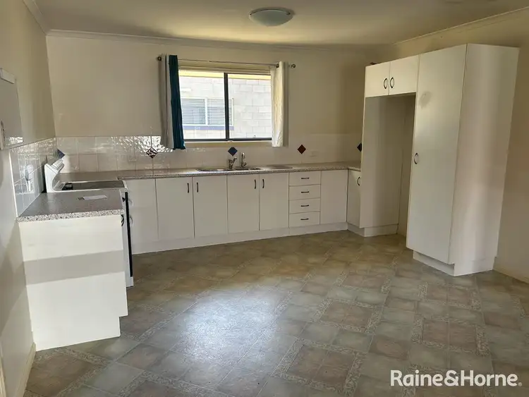 2/17 Martin Place, Kingaroy QLD 4610