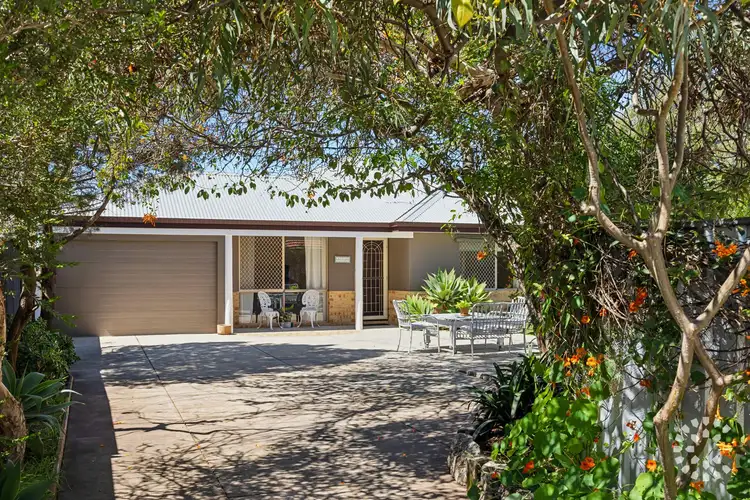 37A Nicholas Crescent