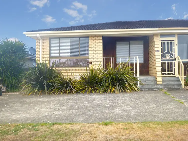 11 Lucinda Parade