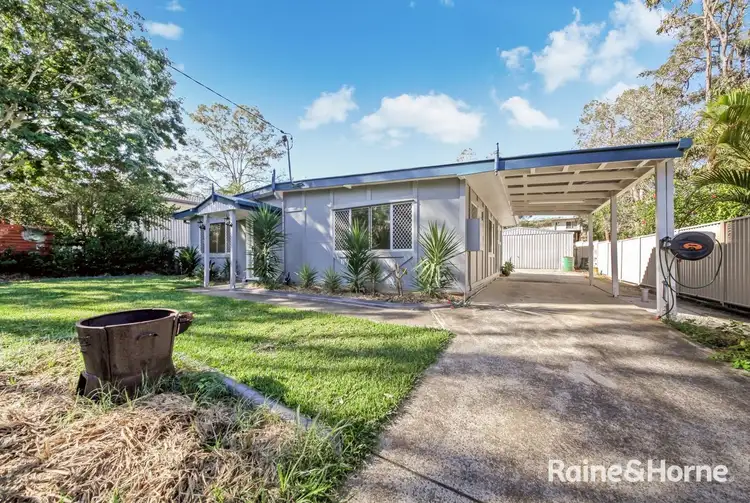 8 Warringah Grove, Petrie QLD 4502