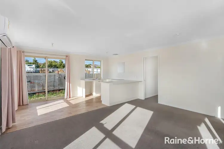 2/64A William Street, Brighton TAS 7030