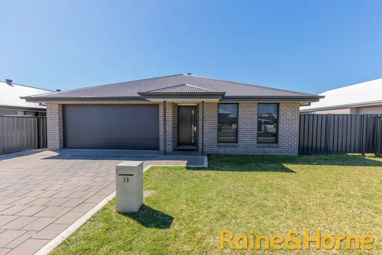 38 Peel Place, Dubbo NSW 2830