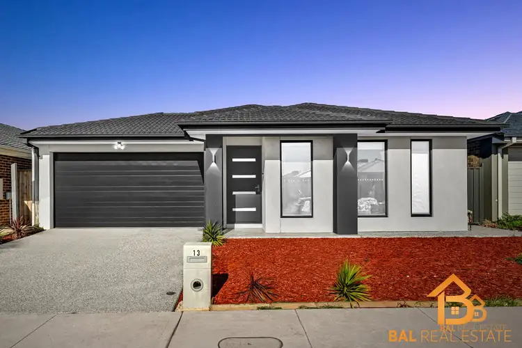 13 Mehma Street, Thornhill Park VIC 3335