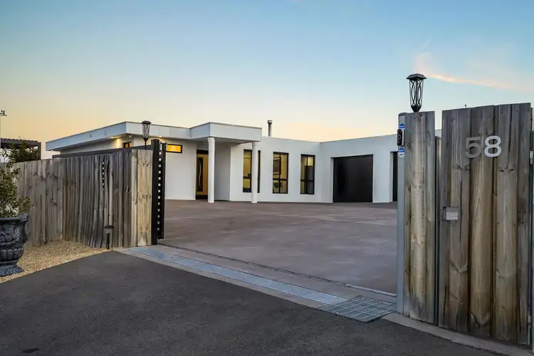 58 Gordons Hill Road, Lindisfarne TAS 7015
