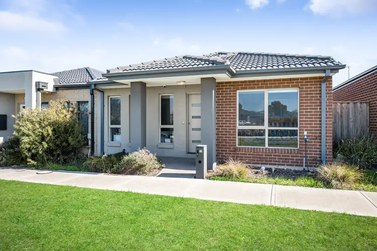 13 Fox Walk, Truganina VIC 3029