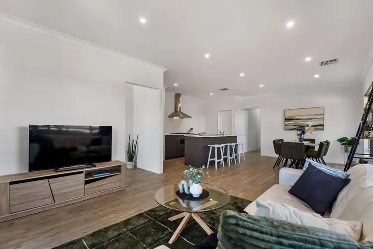 6 Charnwood Grove, Hilbert WA 6112