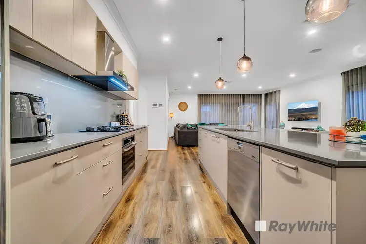 Sixth view of Homely house listing, 5 Allambi Court, Cranbourne North VIC 3977