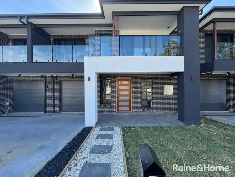 4D Pardalote Street, Ingleburn NSW 2565