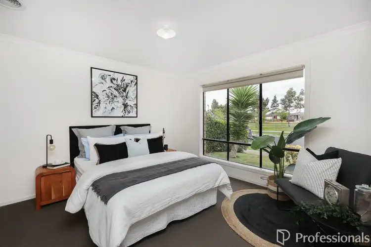 Fifth view of Homely house listing, 31 Fieldstone Way, Brookfield VIC 3338