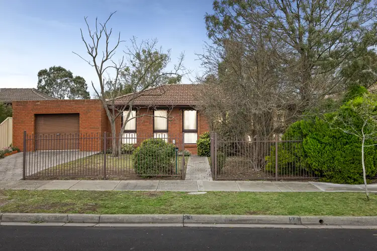 24 Ervine Close, Sunbury VIC 3429