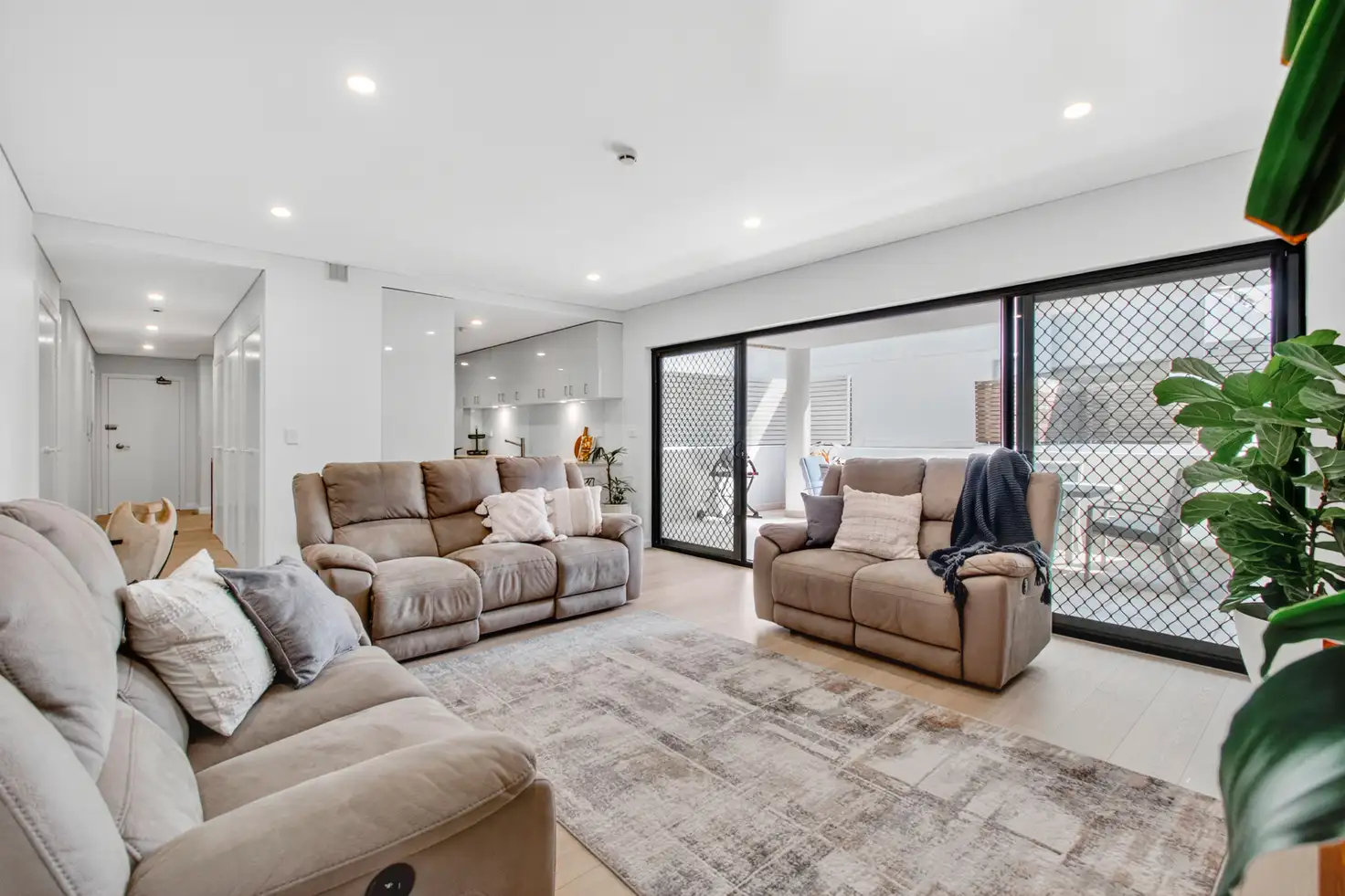 Main view of Homely unit listing, 3/2 Berry Avenue, North Narrabeen NSW 2101