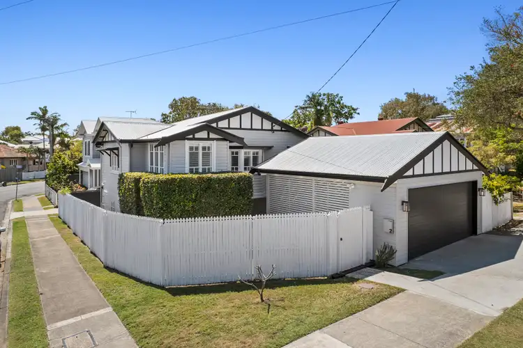 2 Annie Street, Camp Hill QLD 4152