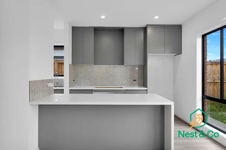 Fifth view of Homely house listing, 392 Mandalay Circuit, Beveridge VIC 3753