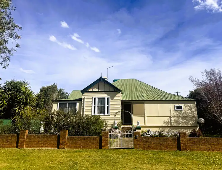 9 Young Street, Grenfell NSW 2810
