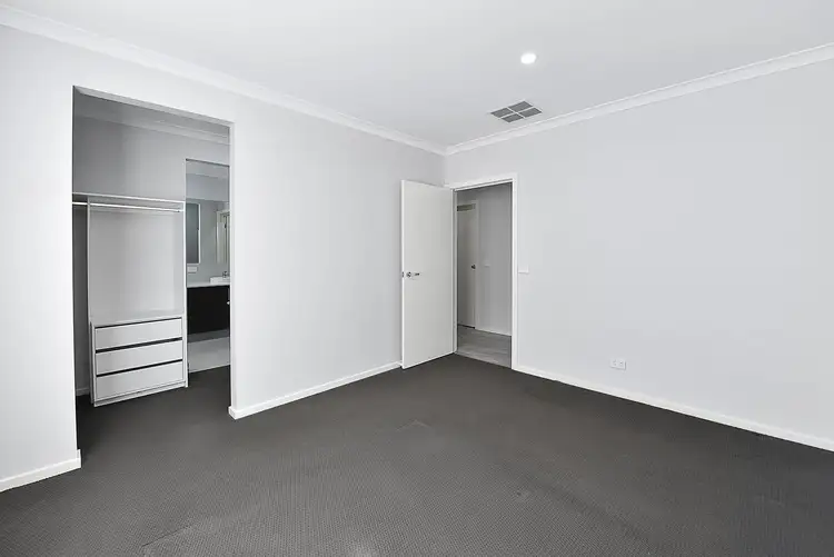 Fifth view of Homely house listing, 8 Salerno Street, Fraser Rise VIC 3336