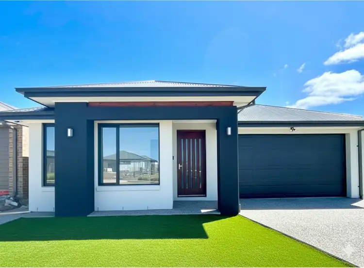 5 Twyford Street, Mickleham VIC 3064