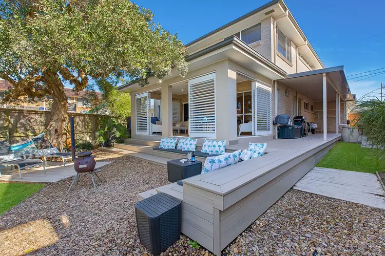 42 Bay Road, Blue Bay NSW 2261