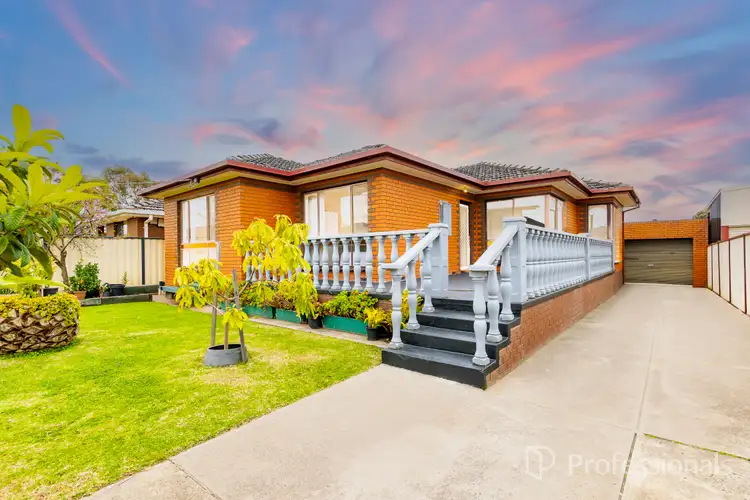 18 Elliott Street, Kings Park VIC 3021
