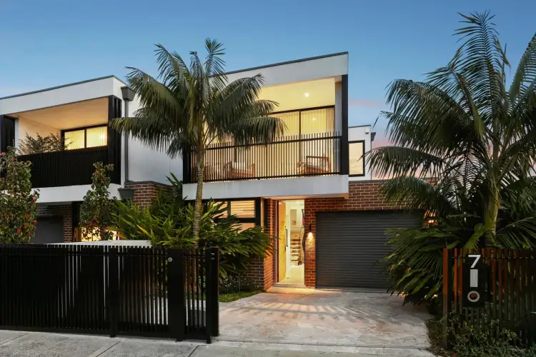 7 Farrellys Avenue, Tamarama NSW 2026