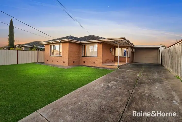 124 Denton Avenue, St Albans VIC 3021
