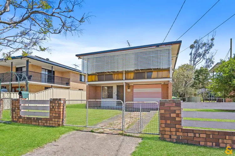 11 Clare Avenue, Wynnum West QLD 4178